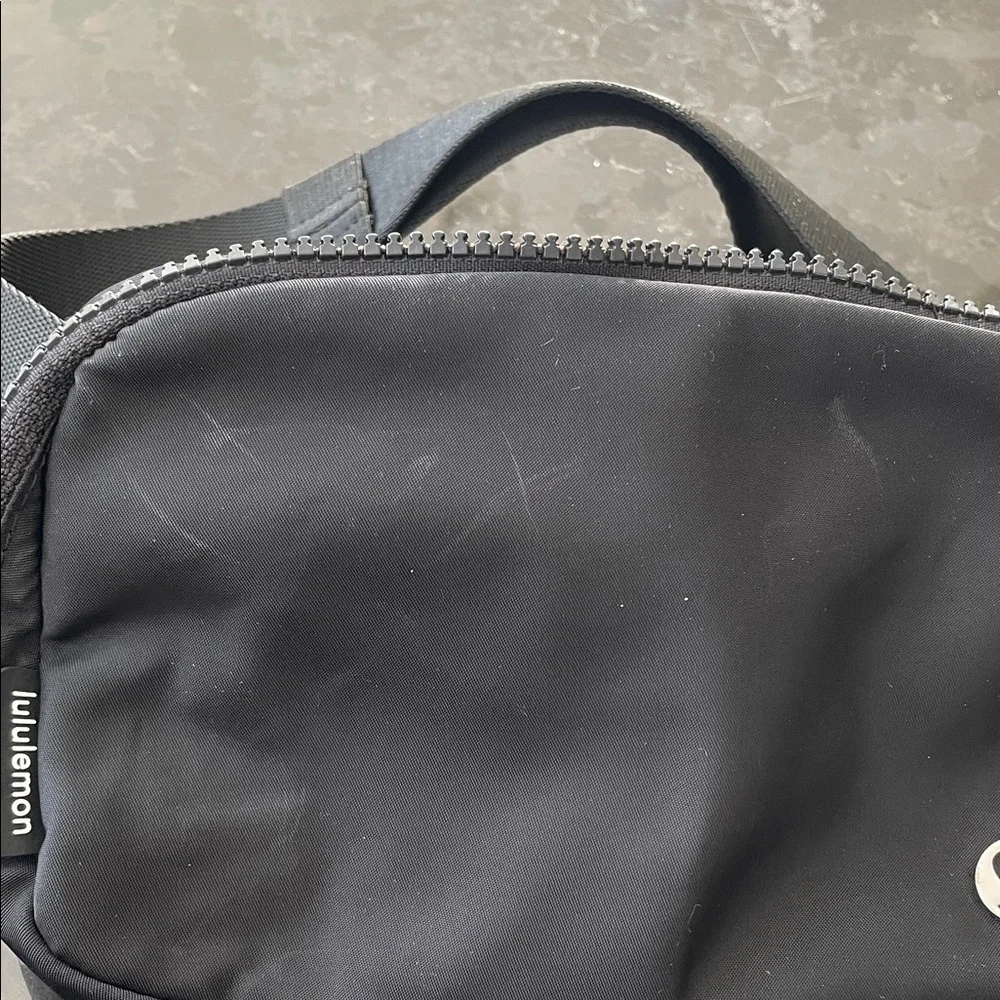 lululemon athletica Black Belt Bag - Picture 4 of 5